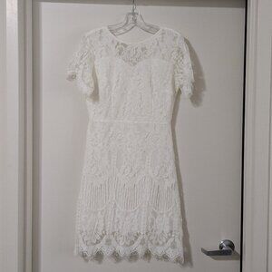 MSLG white lace v-back short-sleeve dress (Size Medium)